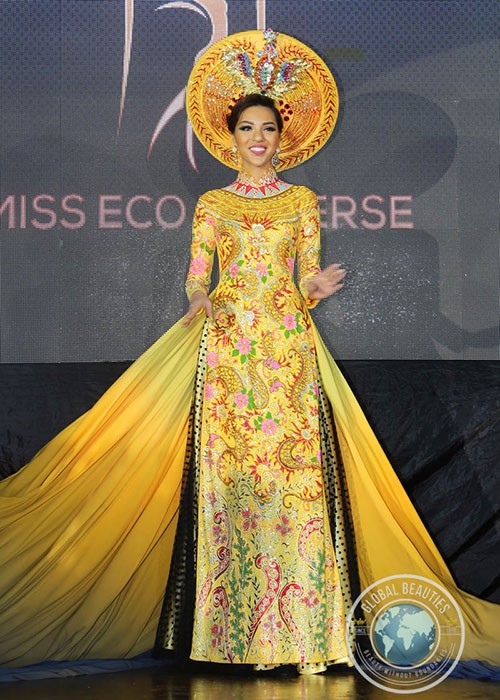 Kha Trang lot top 3 quoc phuc tai Miss Eco Universe 2016-Hinh-2